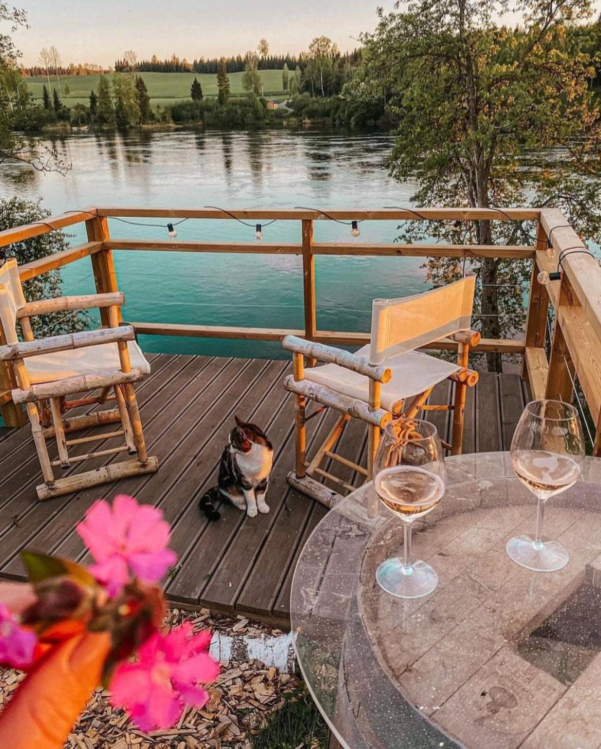 Wonderinn Riverside Arnes  Exterior photo
