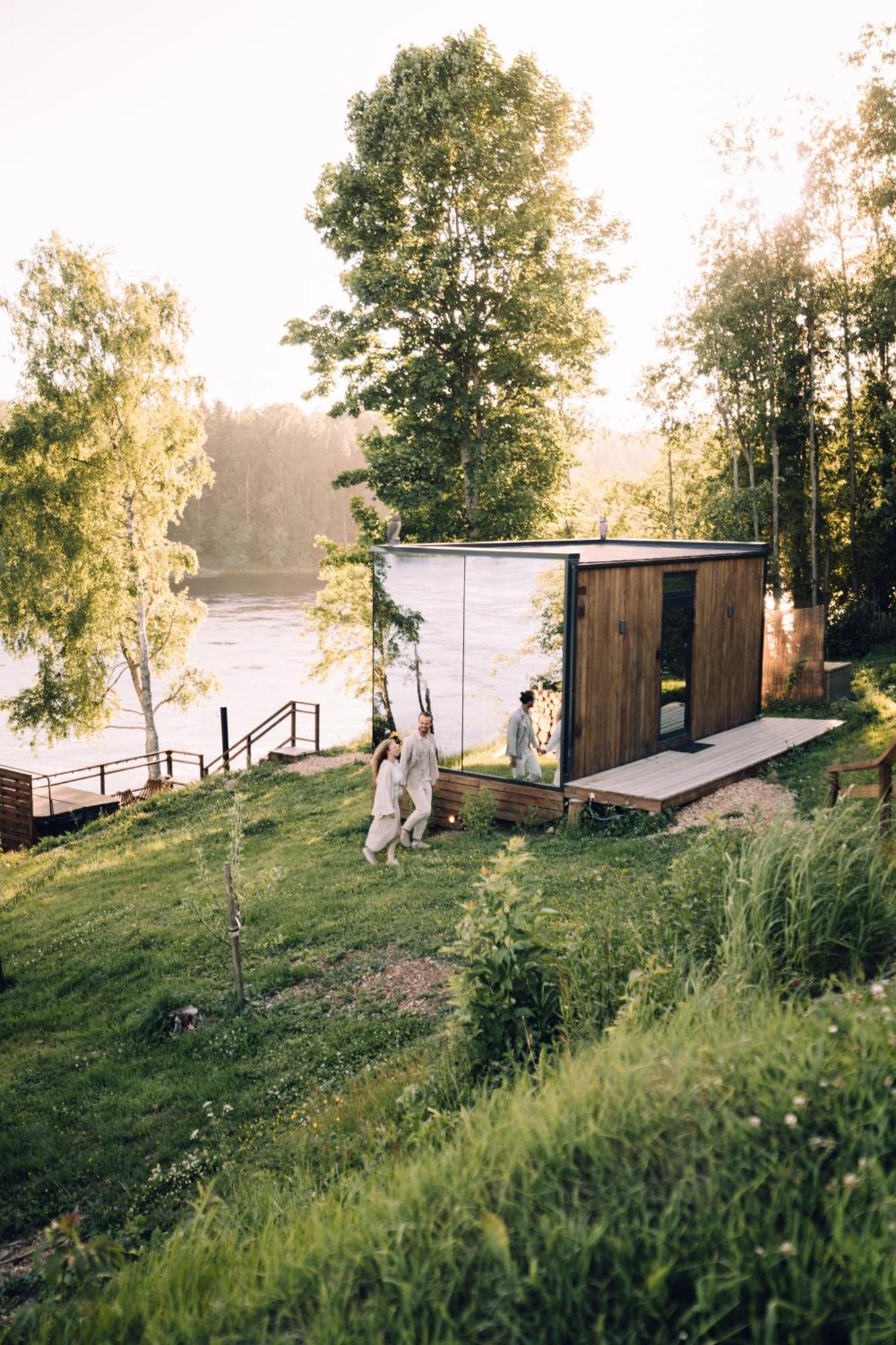 Wonderinn Riverside Arnes  Exterior photo