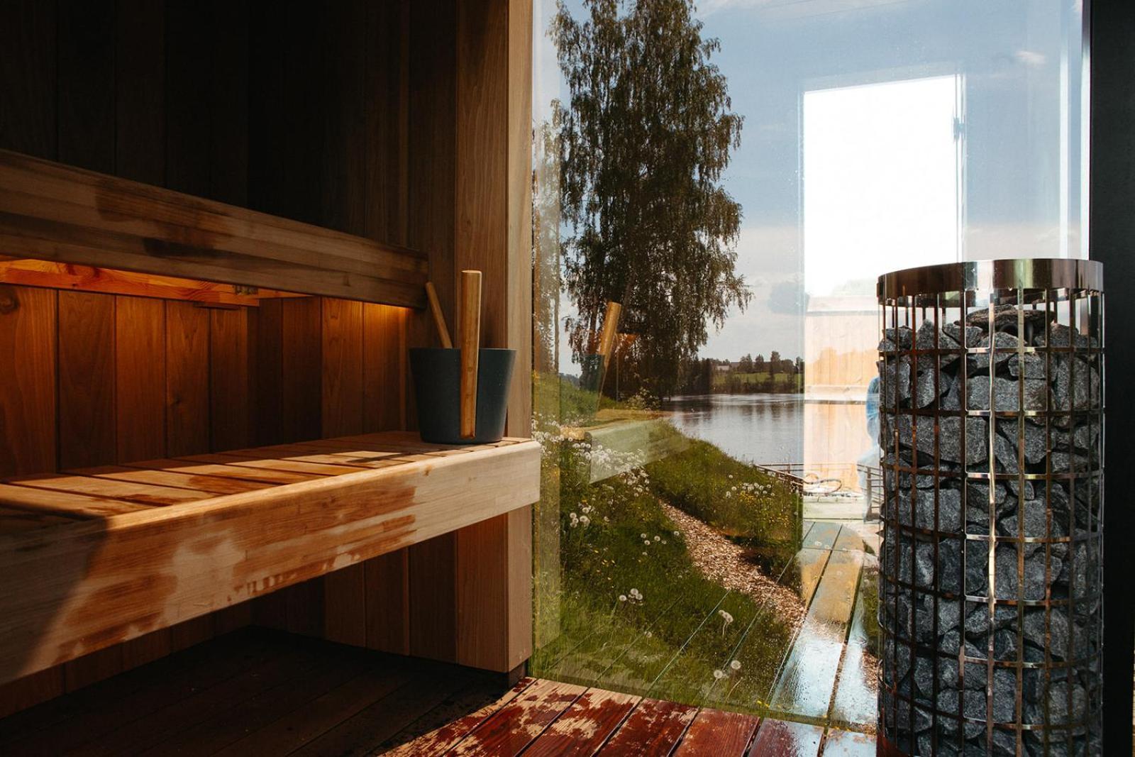 Wonderinn Riverside Arnes  Exterior photo